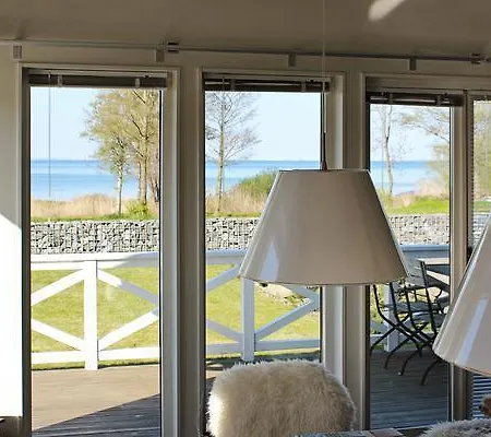 Three-bedroom Holiday In 6 * Strøby Ladeplads