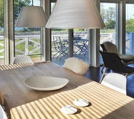 Nyaraló Three-bedroom Holiday In 6 *